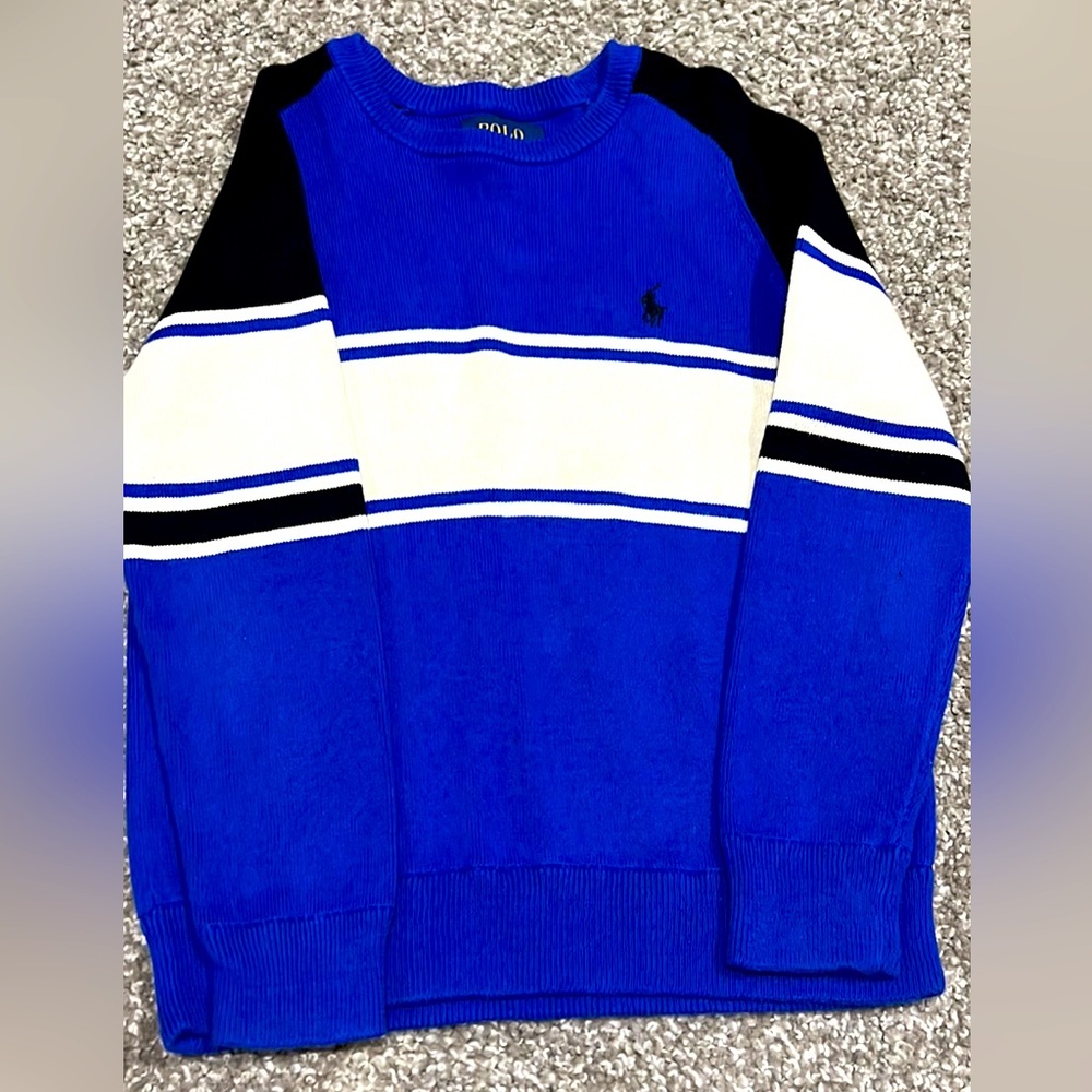 2 kids Polo pullover sweaters size 5T, in perfect conditions.